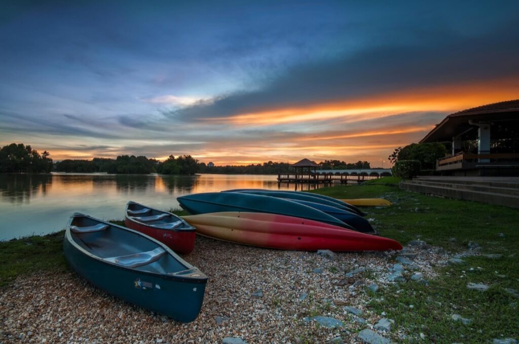 Szukając idealnego miejsca na inwestycję, czy to pod kątem budowy domu, czy też tworzenia oazy spokoju na weekendowe wypady, warto zwrócić uwagę na obszary położone wzdłuż malowniczego Szlaku Wielkich Jezior