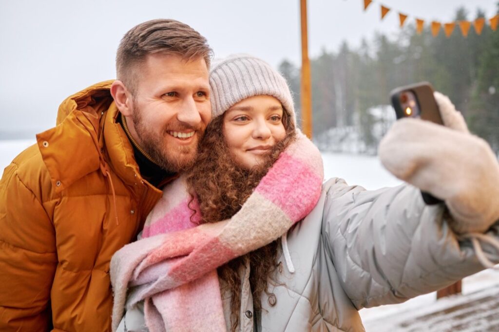 Zakup działki to decyzja, która wymaga nie tylko emocjonalnego zaangażowania, ale również gruntownej analizy praktycznych aspektów takich jak znajomość terenu i lokalnych przepisów budowlanych